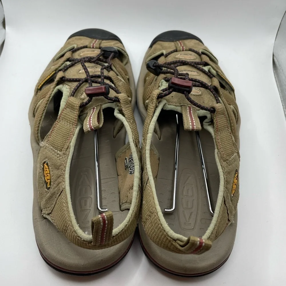Keen men’s hiking tan leather sandals size 7.5